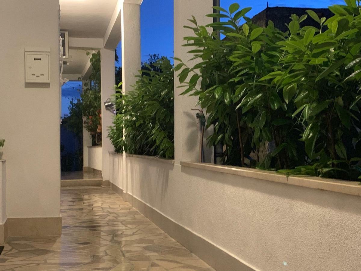 Apartament House Marta Baška Voda Zewnętrze zdjęcie